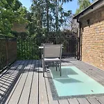 New - Family 2 Bedroom London Apartment In Quiet Street Near Parks 107-3 1Fl